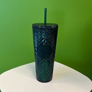 NEW! Starbucks jeweled green venti tumbler Christmas 2021 collection